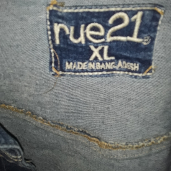 Jean jacket - Picture 2 of 3